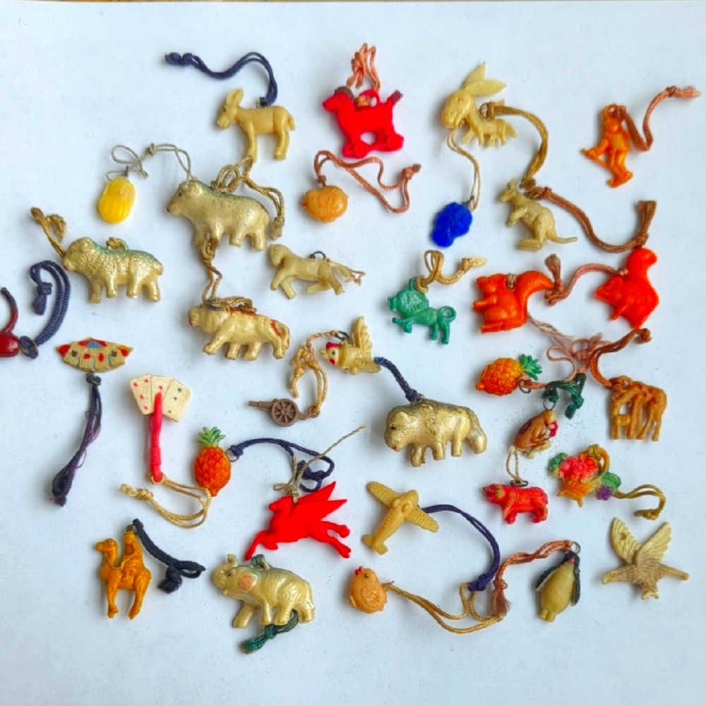 Vintage 1930's Cracker Jack Prize 35 Animal and Object Charms Collection.